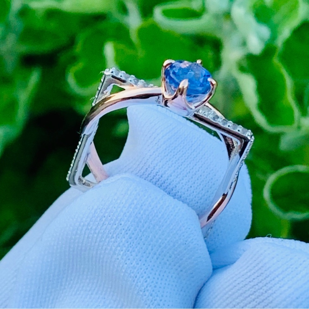 18.00CTW Natural Tanzanite & CZ Ring in 925 Silver | Gold Plated | Size 7 / 7.5 - Picture 3 of 5